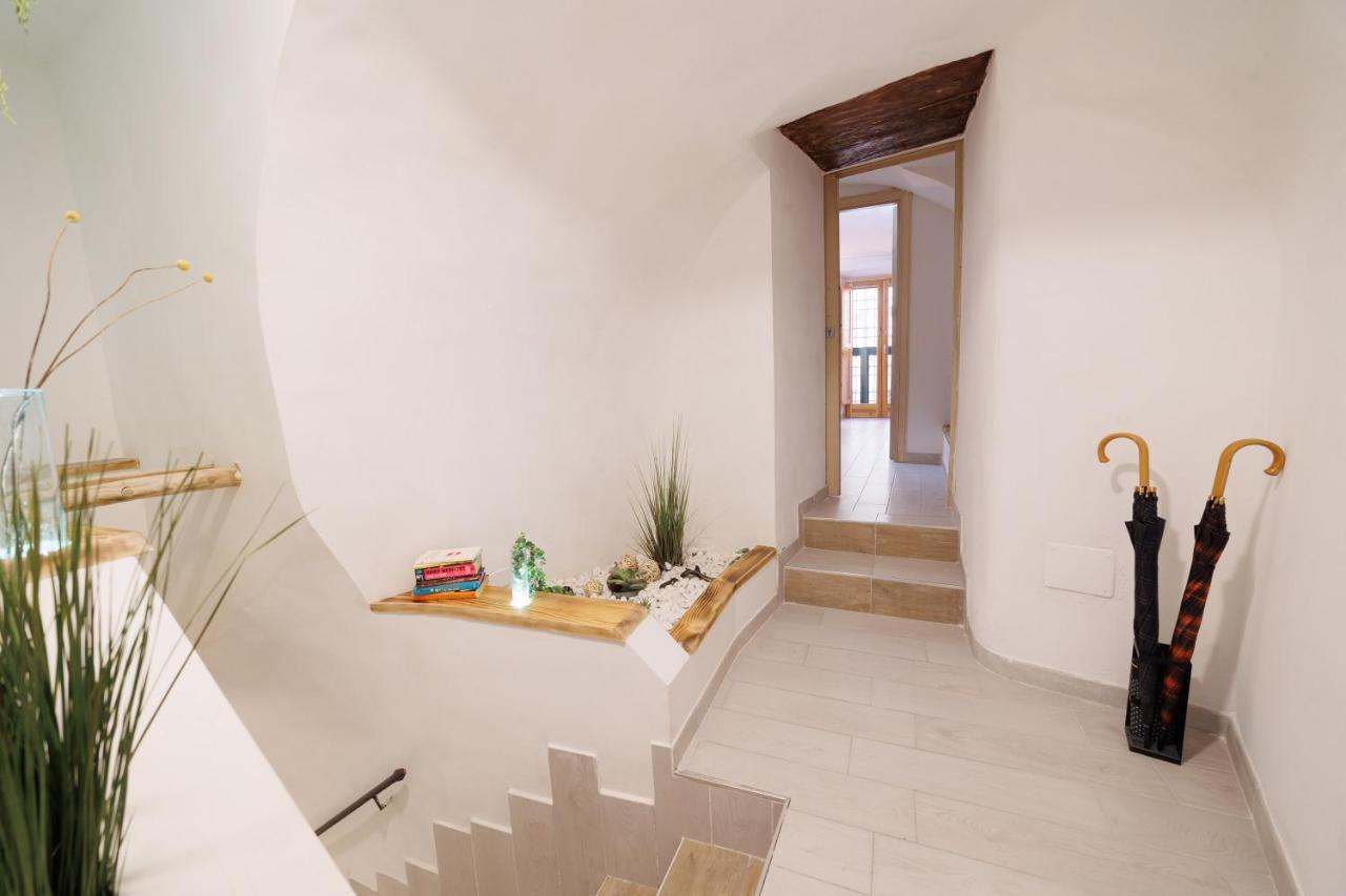 Legno Suite By Houseinเนเปิลส์ ภายนอก รูปภาพ