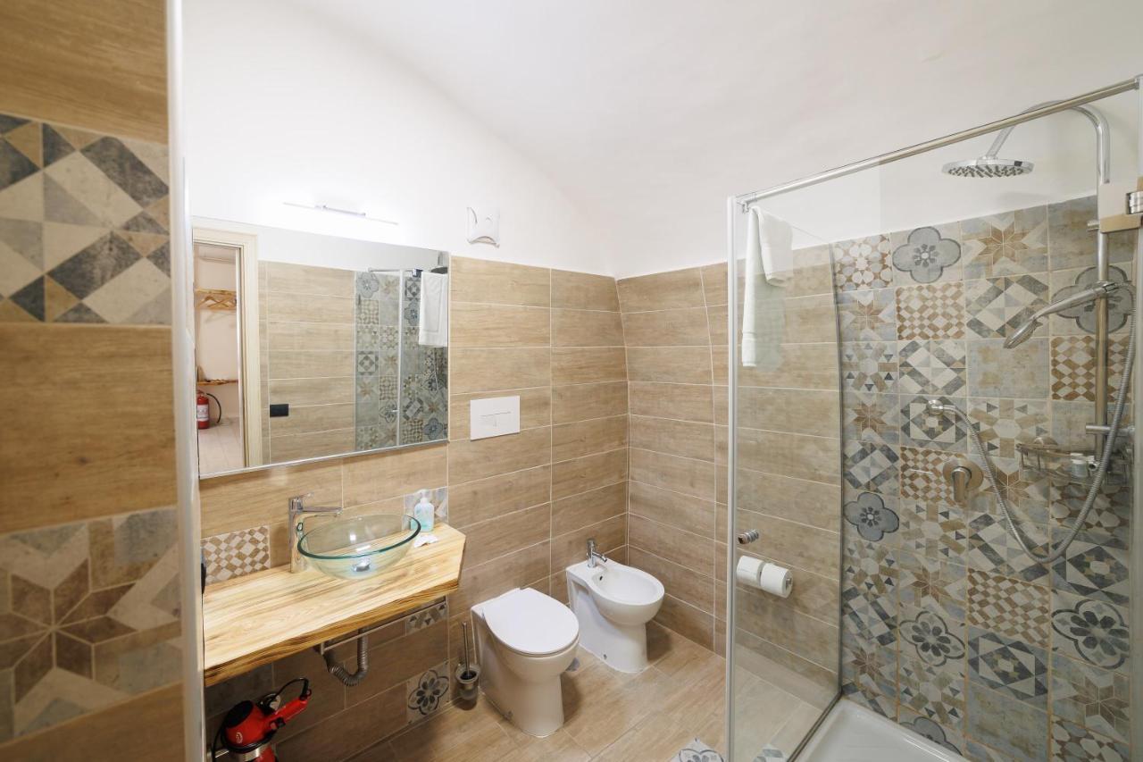 Legno Suite By Houseinเนเปิลส์ ภายนอก รูปภาพ