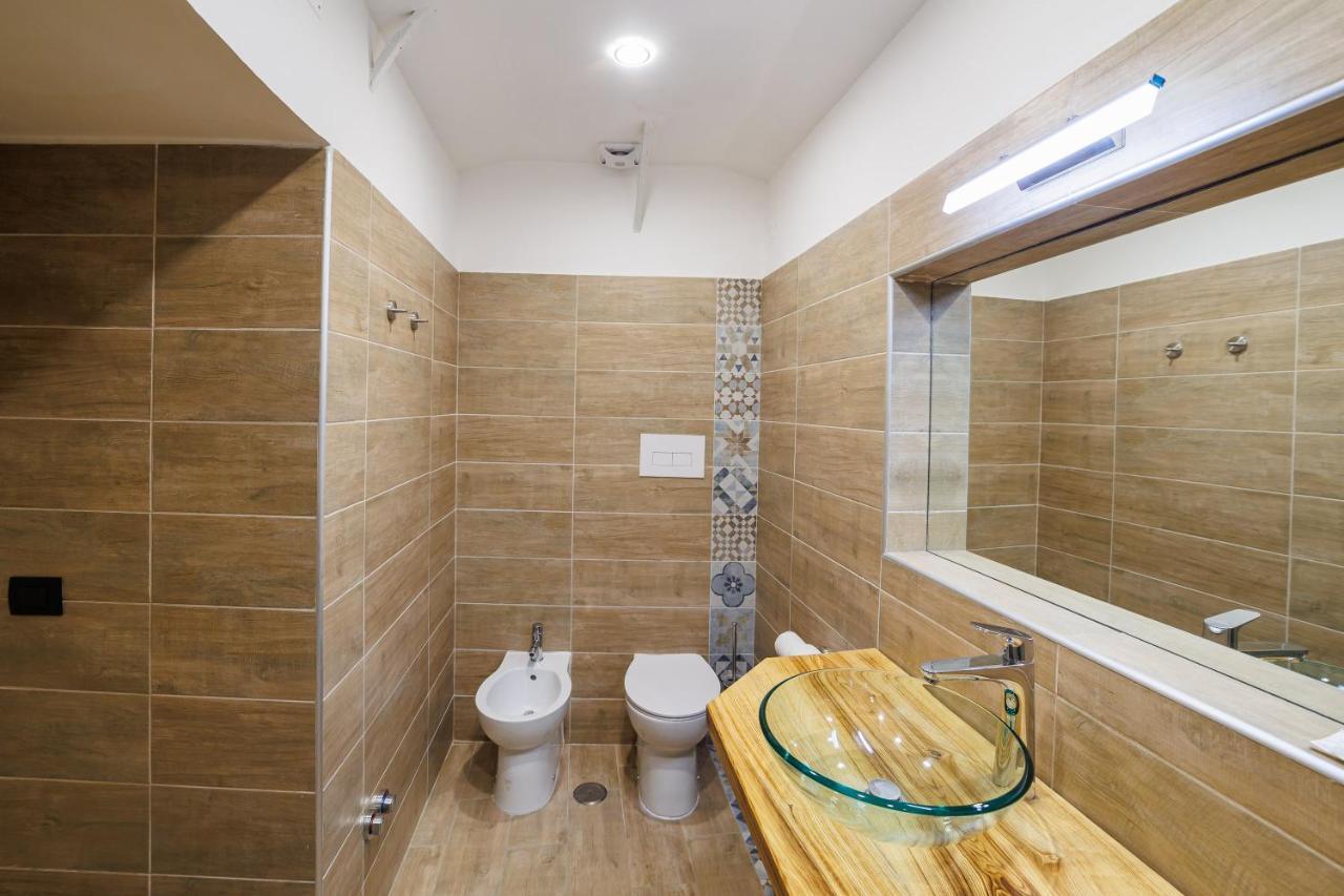 Legno Suite By Houseinเนเปิลส์ ภายนอก รูปภาพ