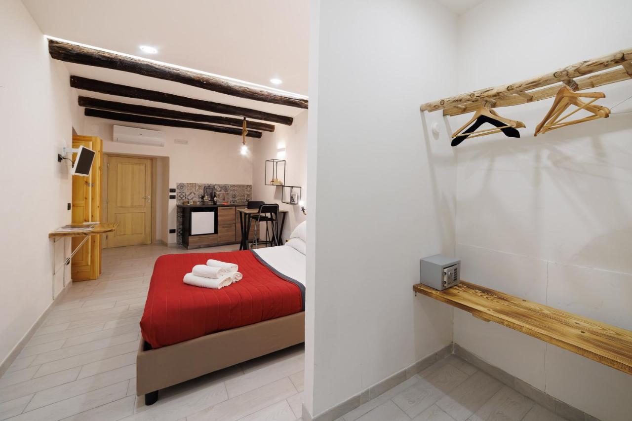 Legno Suite By Houseinเนเปิลส์ ภายนอก รูปภาพ