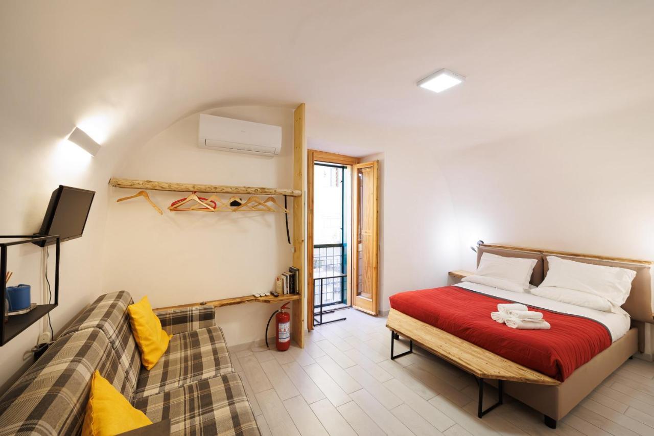 Legno Suite By Houseinเนเปิลส์ ภายนอก รูปภาพ